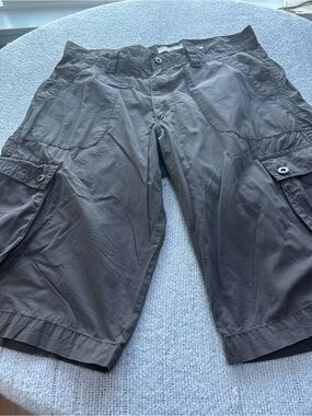 Joes Men's greyish/ beige Cargo Shorts-size 34- good shape